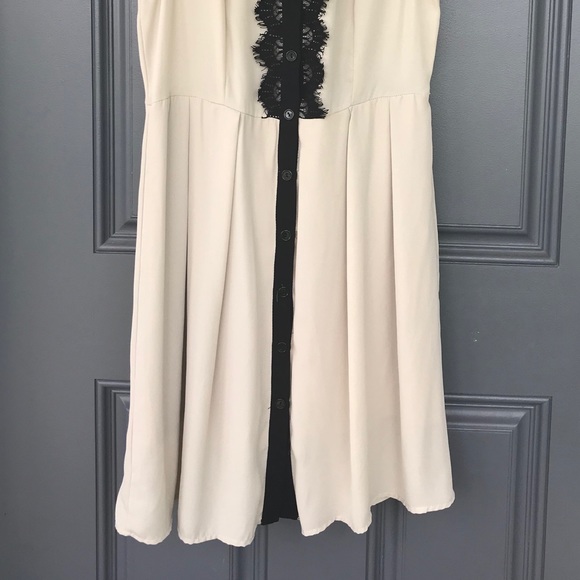 Freeway Cream and Black Dress Eyelash Lace Trim - Picture 2 of 5